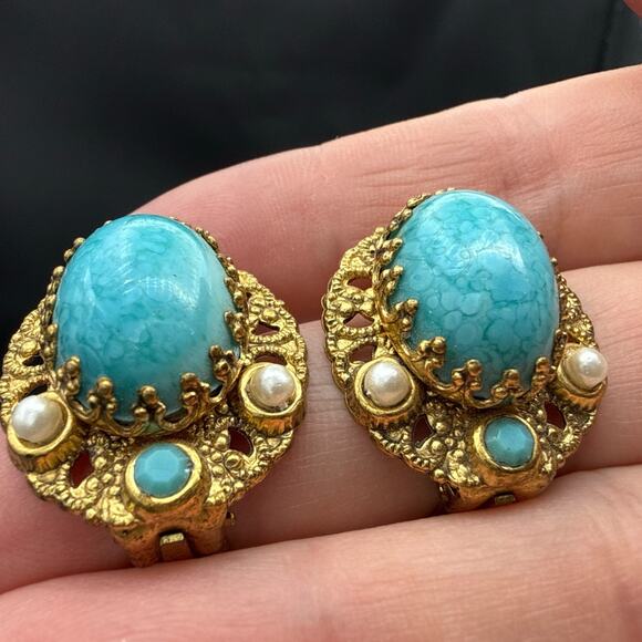 VTG West Germany Clipon Earrings Hubbell Glass Faux Turquoise Gold Tone Filigree - Picture 7 of 8